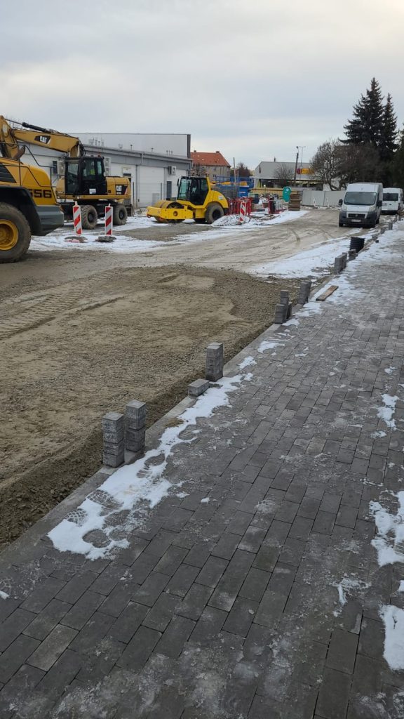 Przygotowanie podłoża pod plac z kostki brukowej